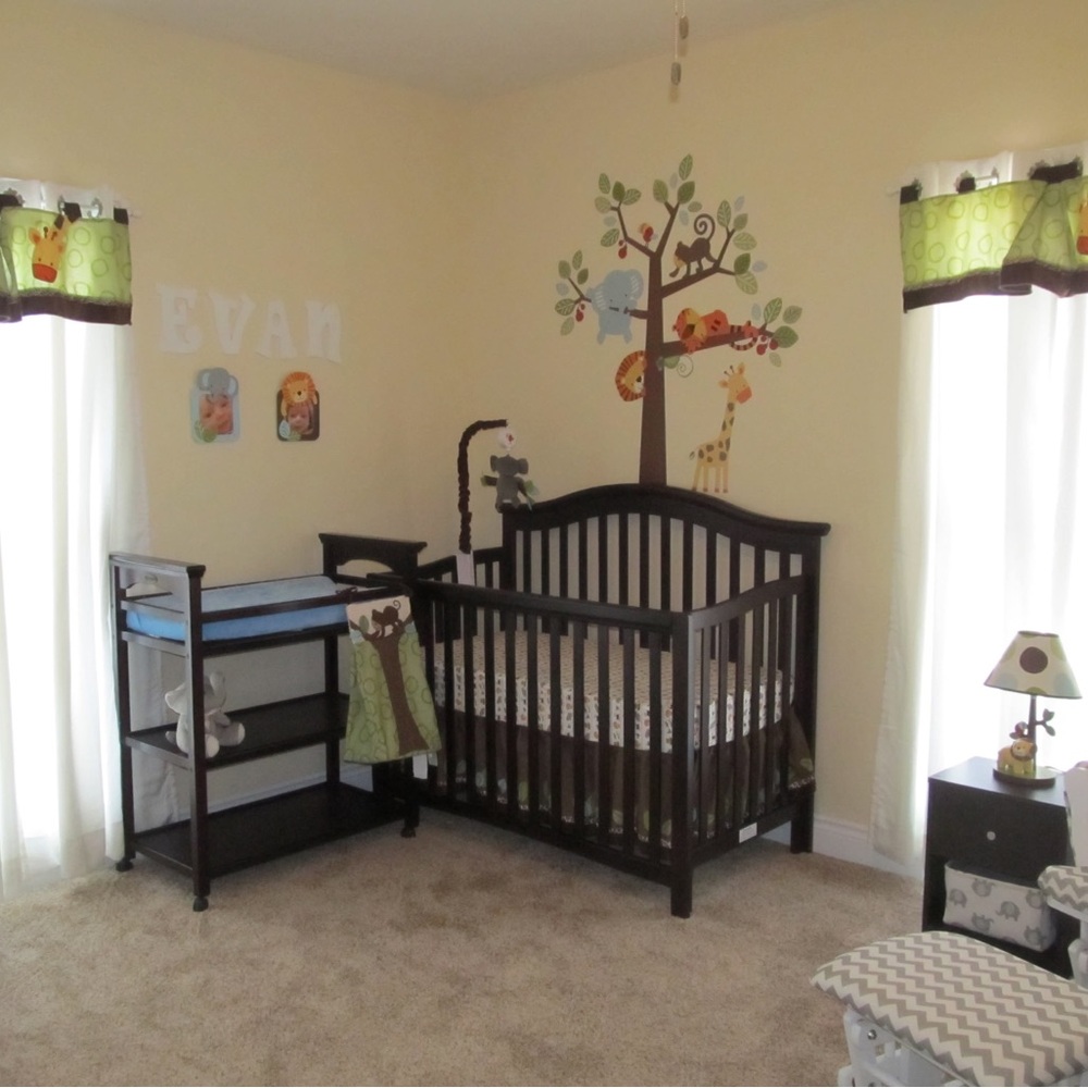 Lambs & Ivy Jungle Nursery Decor set